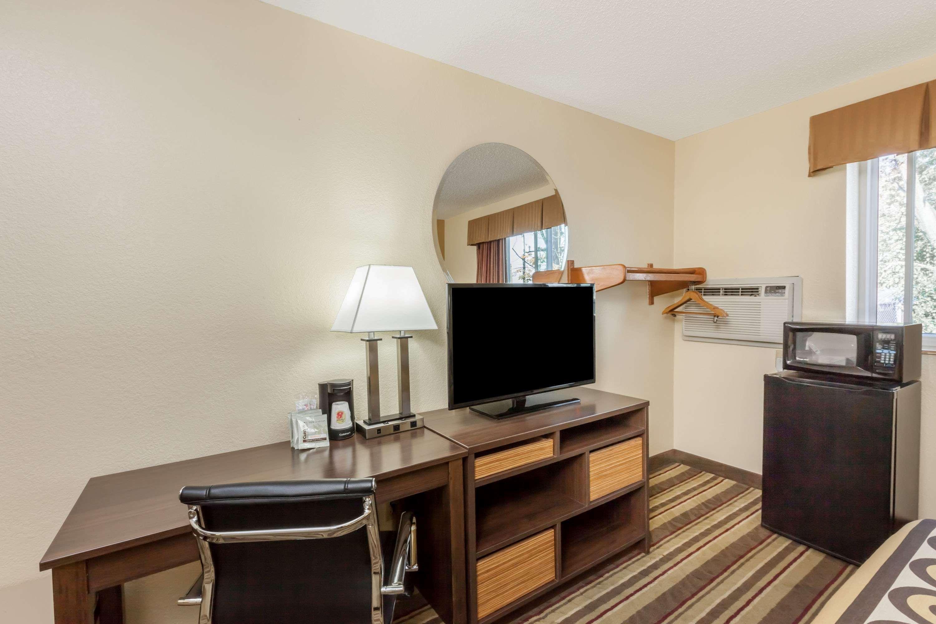 Super 8 By Wyndham Latham - Albany Airport Hotel Ngoại thất bức ảnh