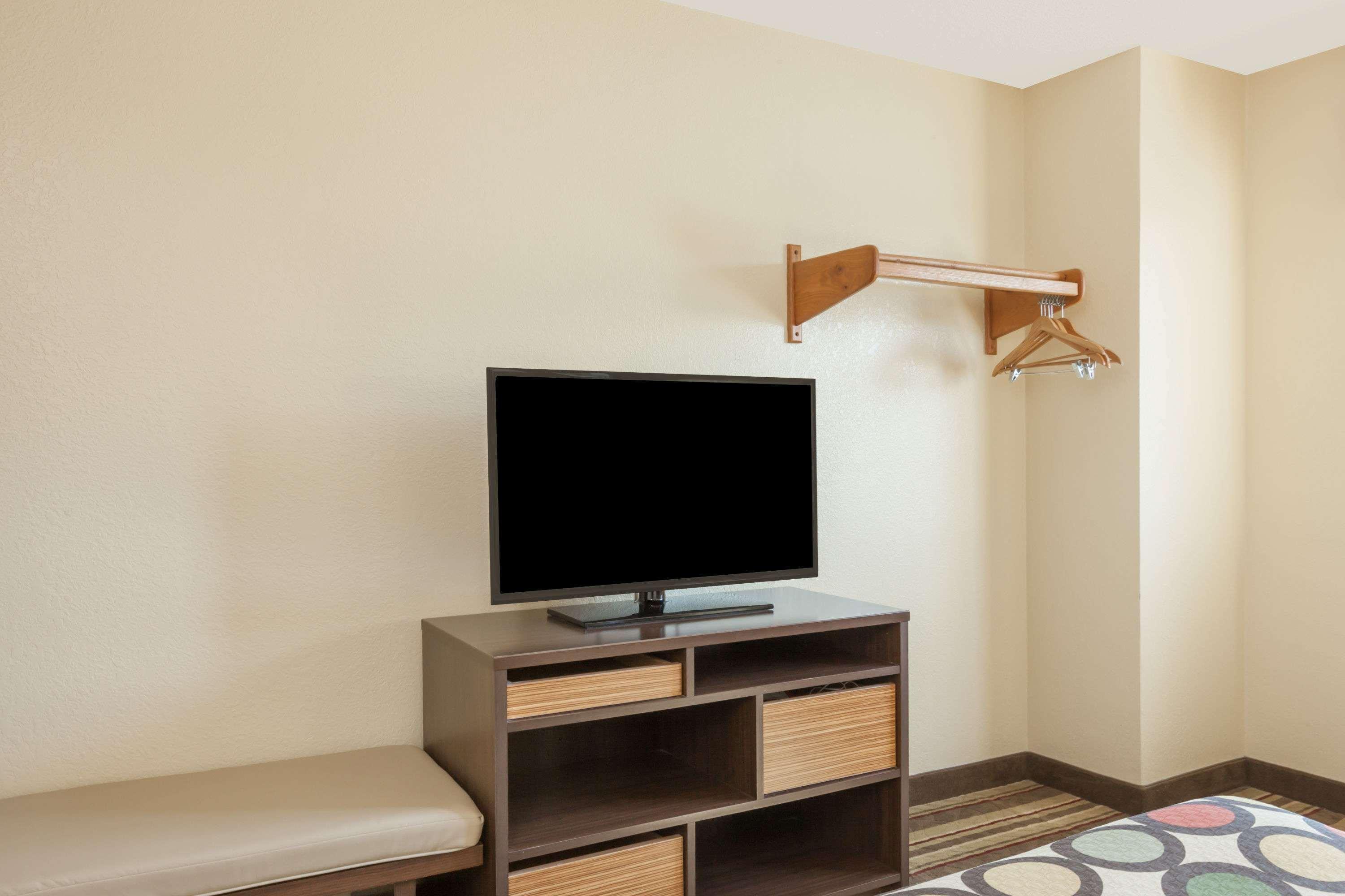 Super 8 By Wyndham Latham - Albany Airport Hotel Ngoại thất bức ảnh